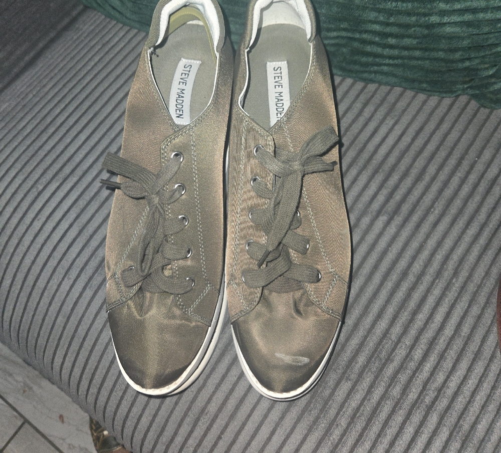 Steve Madden Olive Green Lace-Up Sneakers